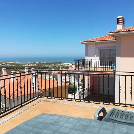 Praia Del Rey Poolview Sea アパート